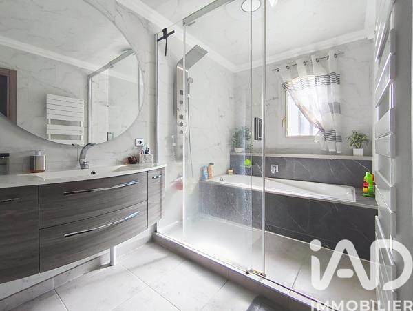 Maison à vendre 8 pièces 193,34 m² Grézieu-la-Varenne