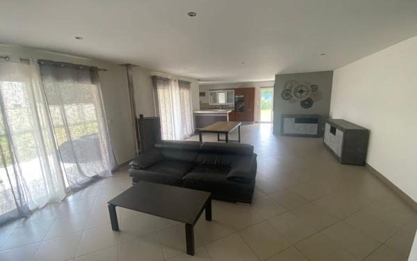 Maison à vendre    5 pièces •  Montussan