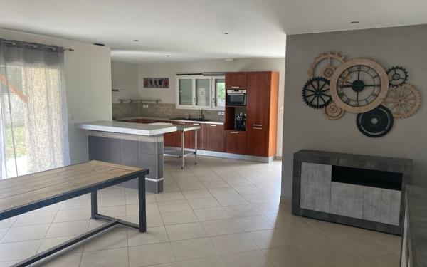 Maison à vendre    5 pièces •  Montussan