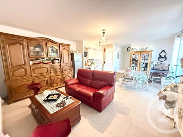 Appartement T3 à vendre  3 pièces - 68 m 2   LUNEL  - 34