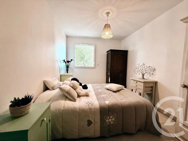 Appartement T3 à vendre  3 pièces - 68 m 2   LUNEL  - 34