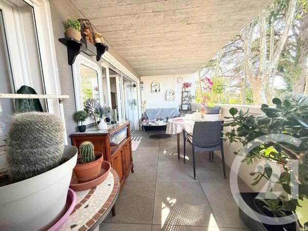 Appartement T3 à vendre  3 pièces - 68 m 2   LUNEL  - 34