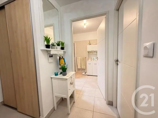 Appartement T3 à vendre  3 pièces - 68 m 2   LUNEL  - 34