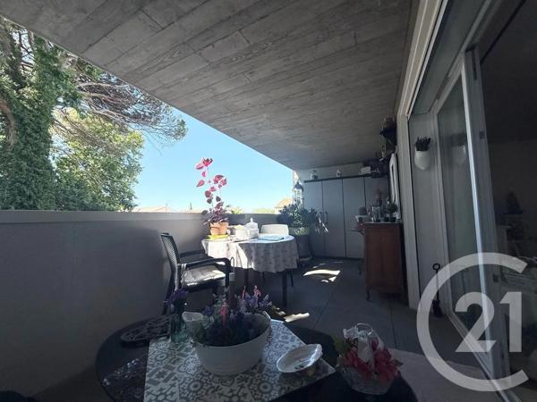 Appartement T3 à vendre  3 pièces - 68 m 2   LUNEL  - 34