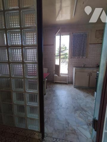 Sur la commune de Romainville (Seine-Saint-Denis) Immeuble de 2 appartements et atelier