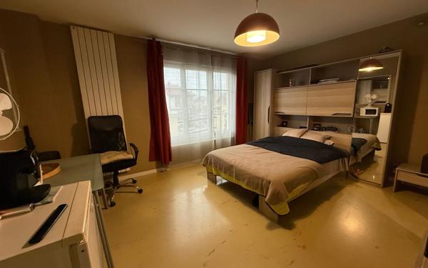 Immeuble à vendre    6 pièces • 121,90 m2 Villeparisis