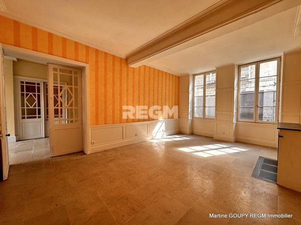 Orléans (45000) ORLEANS (45) – Centre / Cathédrale – Foncier sur 3 niveaux 360 m² /sol - Investisseurs