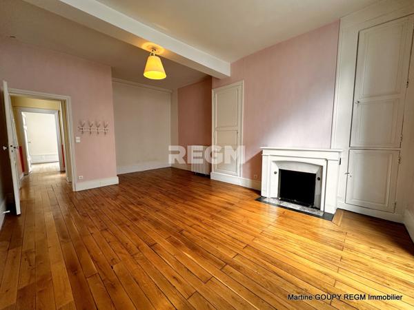 Orléans (45000) ORLEANS (45) – Centre / Cathédrale – Foncier sur 3 niveaux 360 m² /sol - Investisseurs