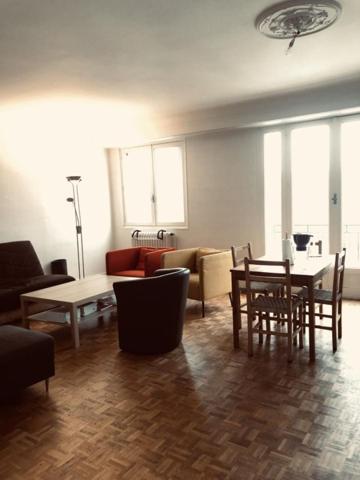 Appartement * 3 Pièces * 71 M² * 44000 Nantes * 805 * 45 * 850,  
Nantes 44000