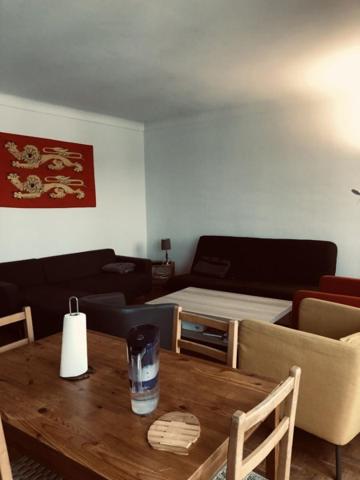 Appartement * 3 Pièces * 71 M² * 44000 Nantes * 805 * 45 * 850,  
Nantes 44000