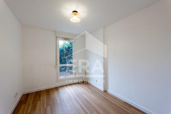 T2 refait à neuf avec extérieur et double parking , secteur recherché