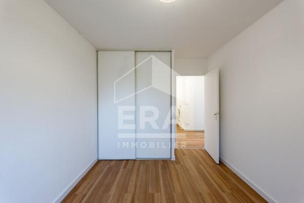 T2 refait à neuf avec extérieur et double parking , secteur recherché