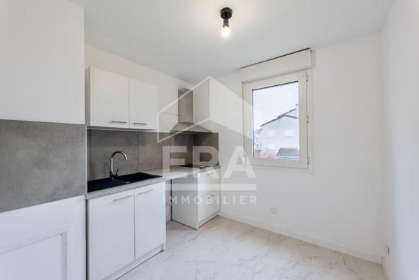 T2 refait à neuf avec extérieur et double parking , secteur recherché