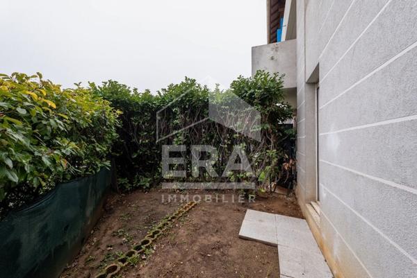 T2 refait à neuf avec extérieur et double parking , secteur recherché