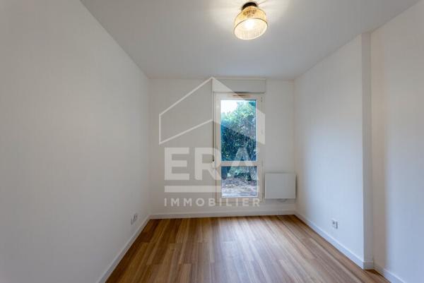 T2 refait à neuf avec extérieur et double parking , secteur recherché