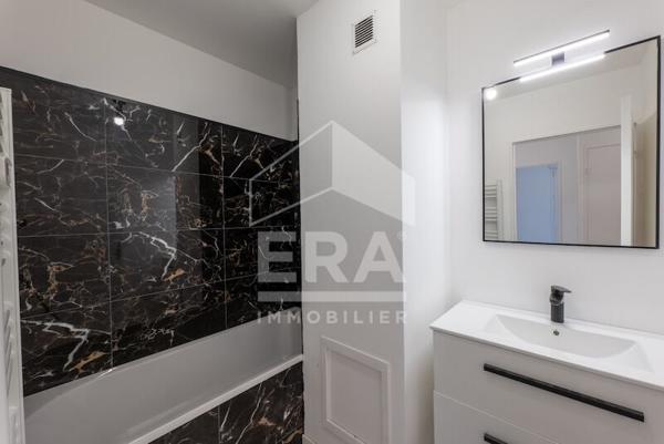 T2 refait à neuf avec extérieur et double parking , secteur recherché