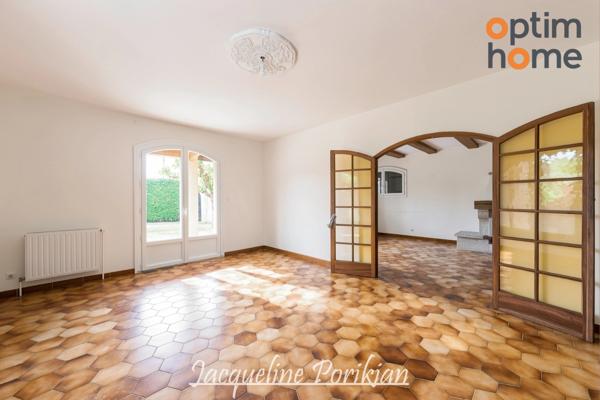 Gardanne secteur Galine -Picon : villa traditionnelle 5 pièces et double garage sur 780m2 de terrain au calme.