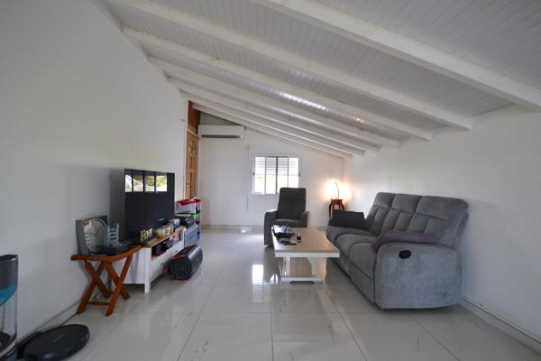 Perrin superbe villa rénovée avec deux logements indépendants sur un terrain de 1 239 m²