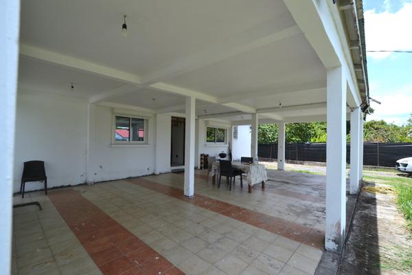 Perrin superbe villa rénovée avec deux logements indépendants sur un terrain de 1 239 m²