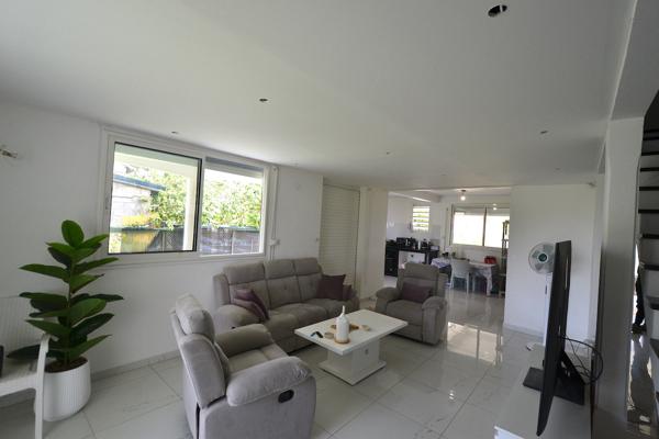 Perrin superbe villa rénovée avec deux logements indépendants sur un terrain de 1 239 m²