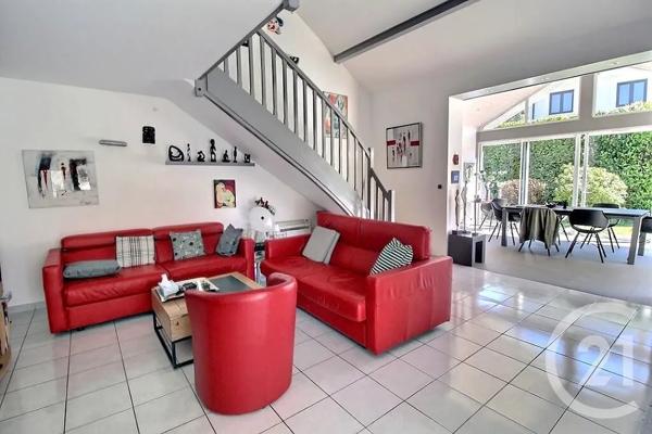 Maison à vendre  5 pièces - 118 m 2   SCIEZ  - 74
