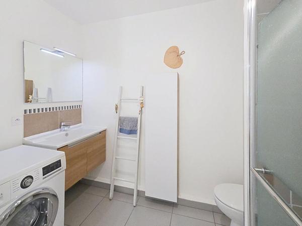 La Garde - Proche Ste Marguerite - T2, 37 m², terrasse, place pkg privative