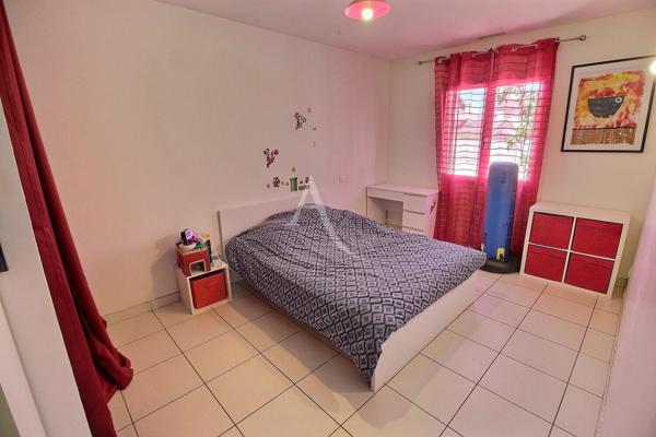 LE SOLER / Villa 4 faces plain-pied avec 4 chambres, garage et piscine