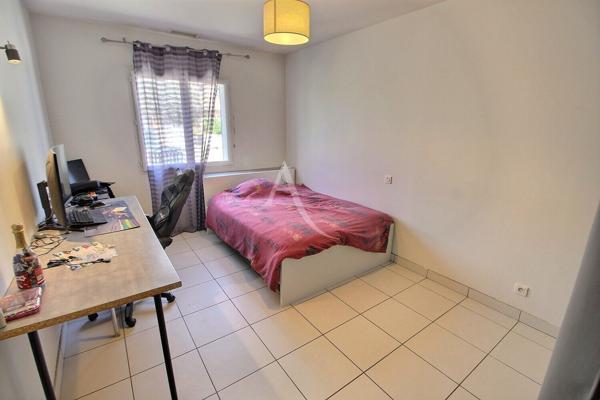 LE SOLER / Villa 4 faces plain-pied avec 4 chambres, garage et piscine