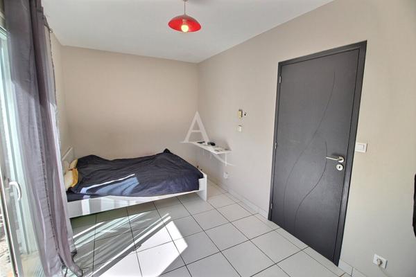 LE SOLER / Villa 4 faces plain-pied avec 4 chambres, garage et piscine