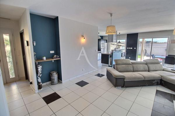 LE SOLER / Villa 4 faces plain-pied avec 4 chambres, garage et piscine