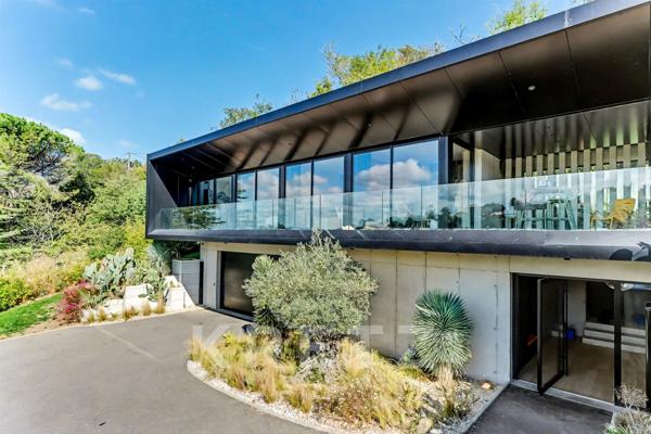 Villa d’architecte d’exception sur les coteaux toulousains