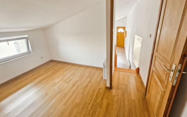 Maison à vendre    3 pièces •  Villeneuve