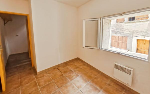 Maison à vendre    3 pièces •  Villeneuve