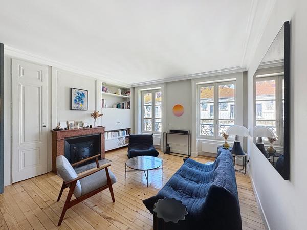 Proche Parc Tête d'or: T3 Dernier étage, charme de l'ancien, rénovations soignées :