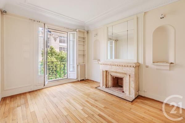 Appartement F3 à vendre  5 pièces - 163,01 m2 PARIS - 75011