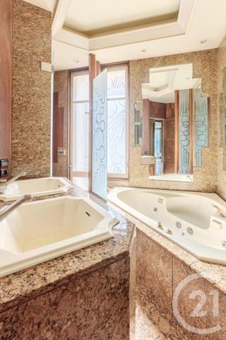 Appartement F3 à vendre  5 pièces - 163,01 m2 PARIS - 75011