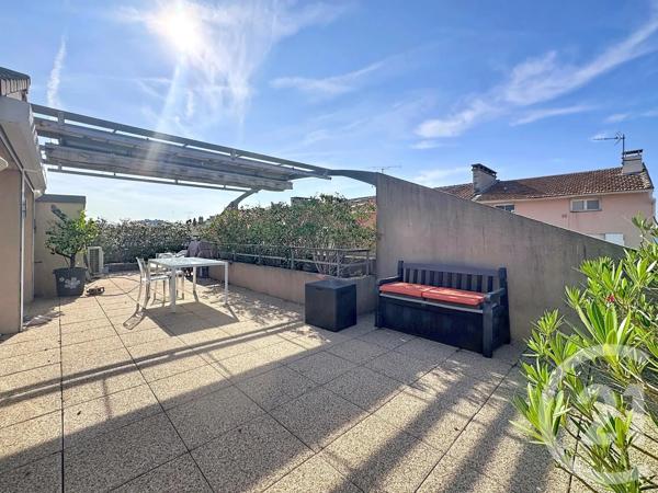 Appartement F4 à vendre  4 pièces - 107,67 m 2   FREJUS  - 83