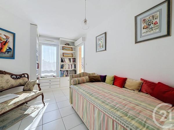 Appartement F4 à vendre  4 pièces - 107,67 m 2   FREJUS  - 83