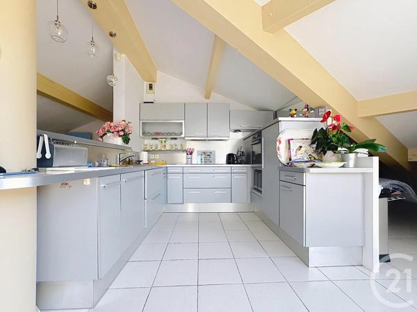 Appartement F4 à vendre  4 pièces - 107,67 m 2   FREJUS  - 83