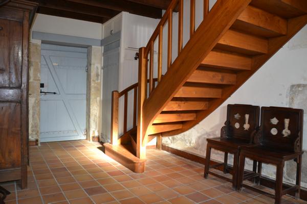 Saint-Jean-de-Liversay (17170) Propriété composée de 3 maisons