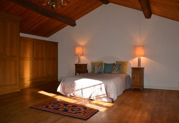 Saint-Jean-de-Liversay (17170) Propriété composée de 3 maisons