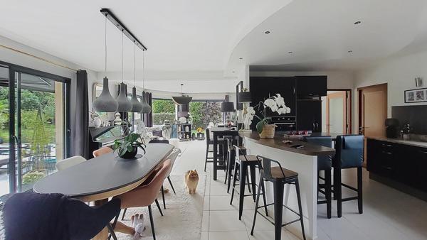 Maison à HONFLEUR, 14600 - 7 pièces 190m²