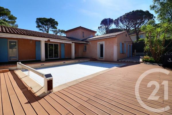 Maison à vendre  6 pièces - 186,32 m 2   FREJUS  - 83