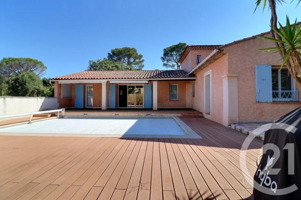 Maison à vendre  6 pièces - 186,32 m 2   FREJUS  - 83