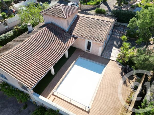Maison à vendre  6 pièces - 186,32 m 2   FREJUS  - 83