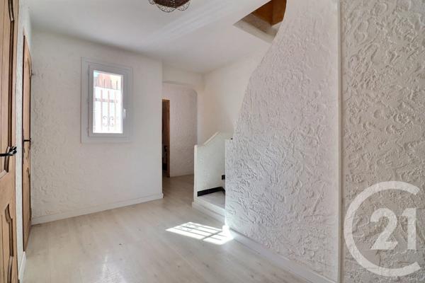 Maison à vendre  6 pièces - 186,32 m 2   FREJUS  - 83