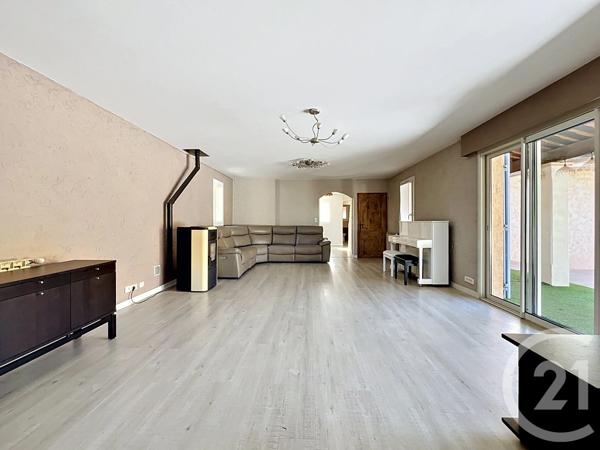 Maison à vendre  6 pièces - 186,32 m 2   FREJUS  - 83