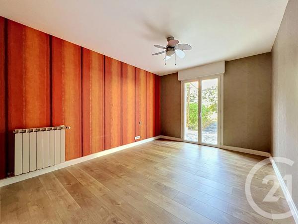 Maison à vendre  6 pièces - 186,32 m 2   FREJUS  - 83