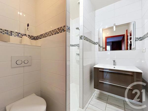 Maison à vendre  6 pièces - 186,32 m 2   FREJUS  - 83