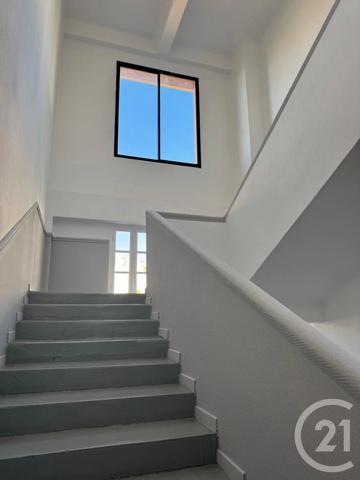 Immeuble à vendre  1036 m 2   NICE  - 06